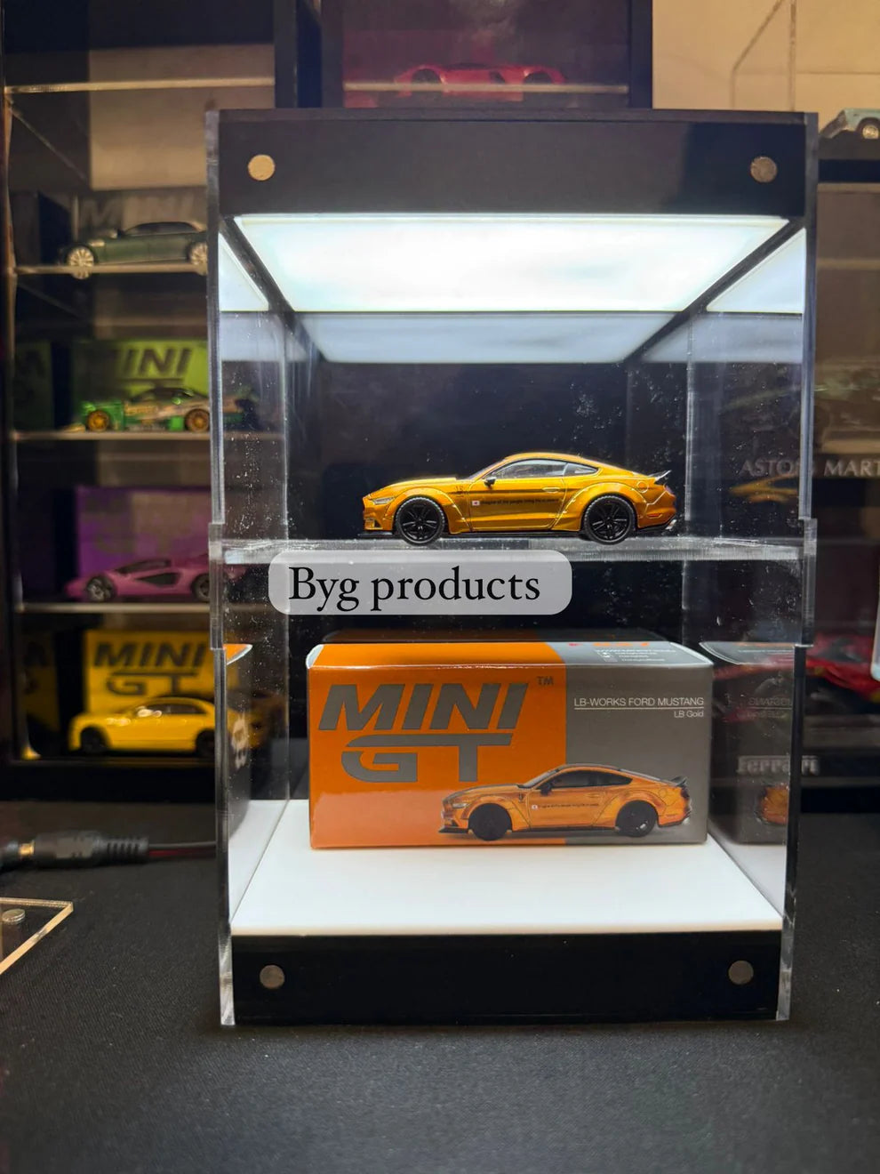 Single Car 1:64 display with Top led and Magnetic cover for MiniGT, Kaido House, Pop race, Hotwheels.
